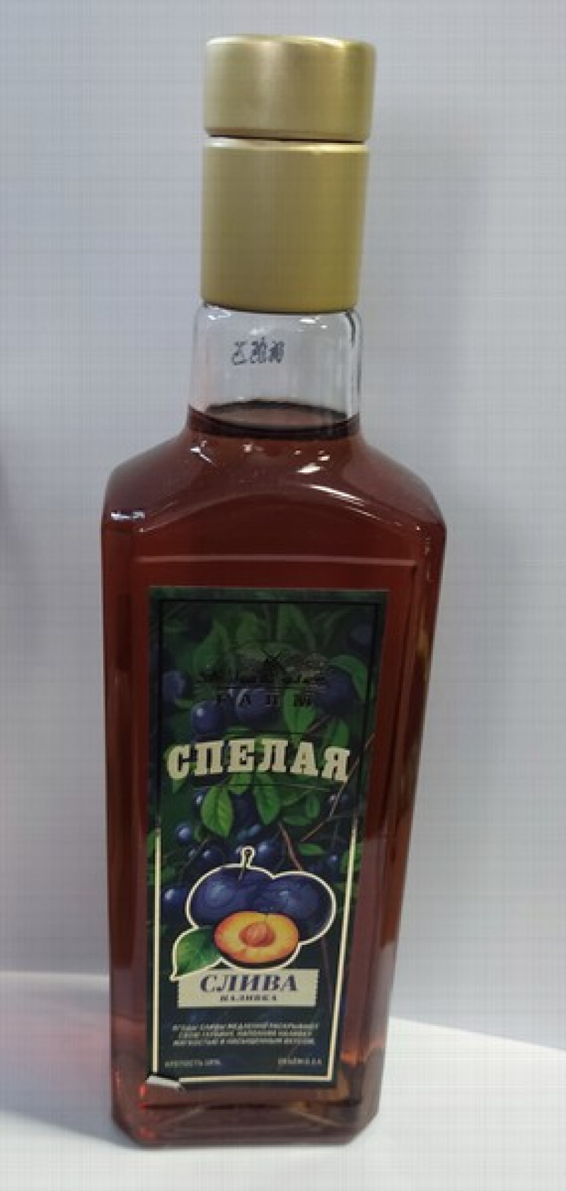 Liķieris Farm Spelaja Sliva 0.5l 18% Ukraina