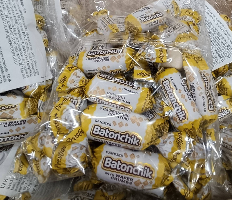 Šokolādes konfekte ''BATONČIKS'' ar vafeļu drupatām 500g (23.11.26)Ukraina