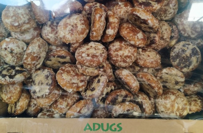 Prjaņiki ar saulespuķu sēklām, burkāniem 4kg (norādīt daudzumu kg, pilnas kastes) (28.10.26) Latvija